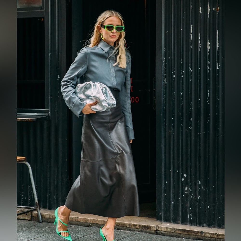 Bottega silver leather pouch - oversized